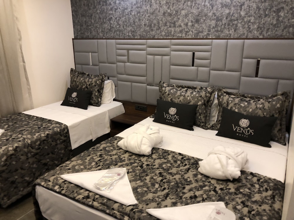 Venus Hotel 23/37