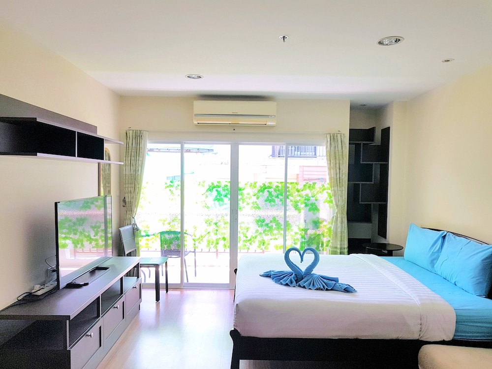 Patong Beach Phuket Villa Condo 14/50