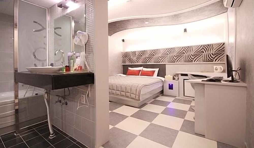Busan Haeundae Hotel Foxy 42/43