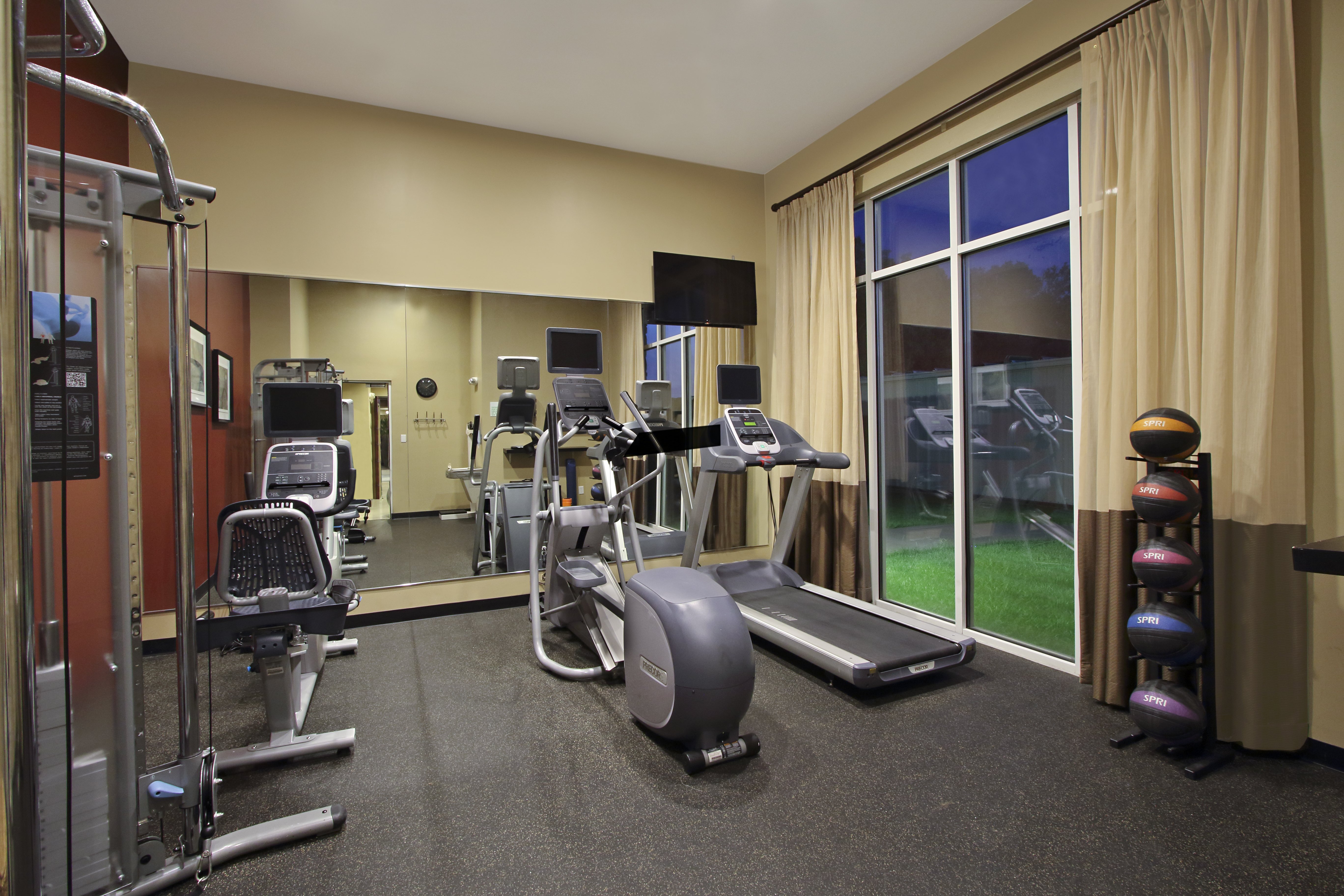 HOLIDAY INN HAMMOND 24/48