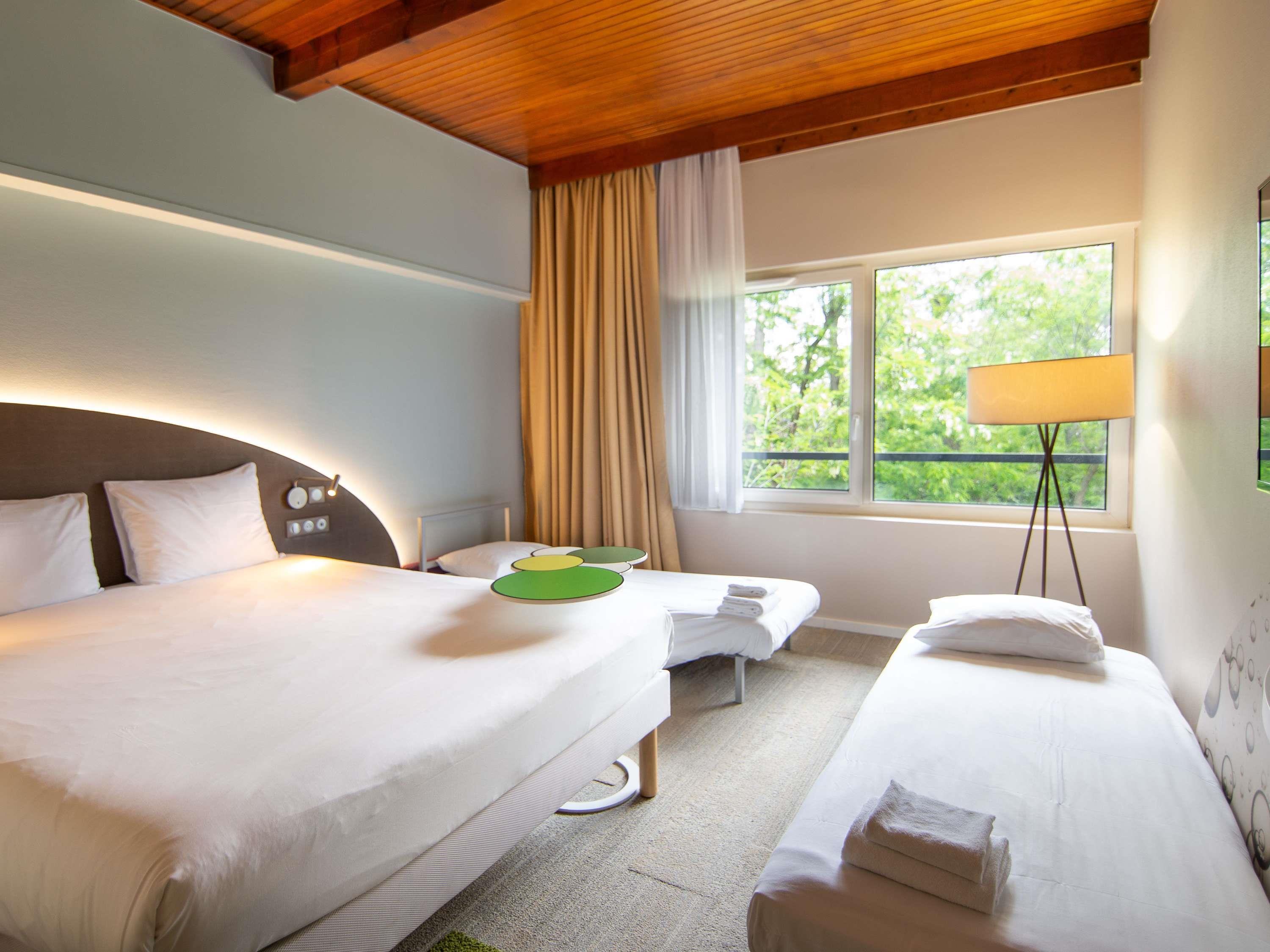 SUITE, DOUBLE BED, 2 SOFA