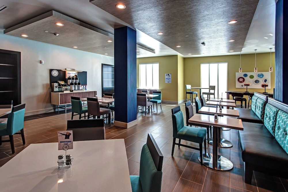 Holiday Inn Express & Suites Gatesville N. Ft Hood 52/65