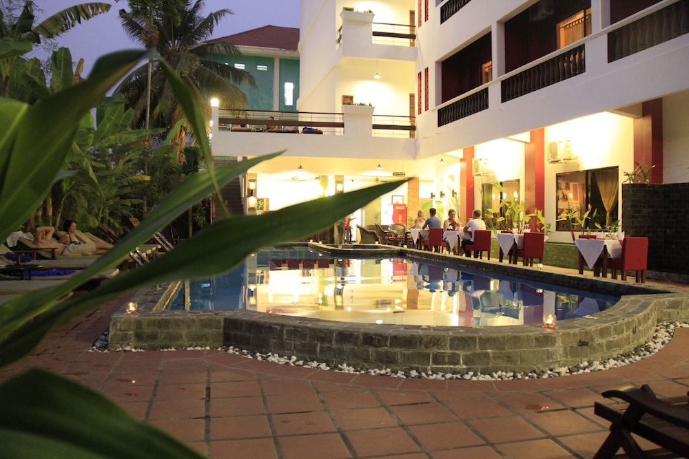 Mekong Angkor Deluxe Hotel 47/50