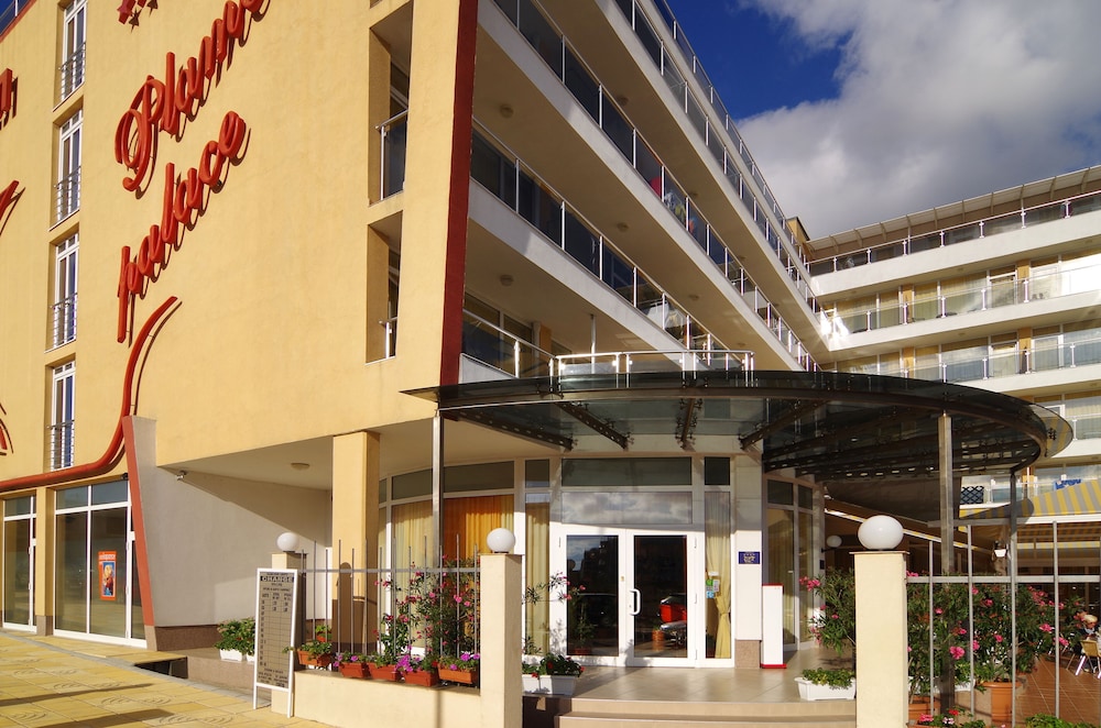 Plamena Palace 2/50