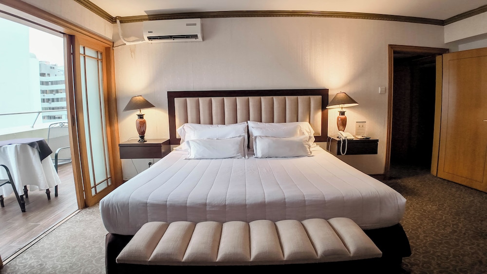 PRESIDENTIAL, SUITE
