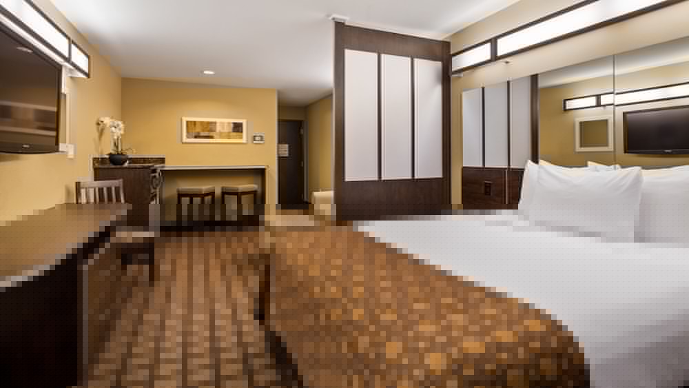 Microtel Inn and Suites By Wyndham Buda 15/40