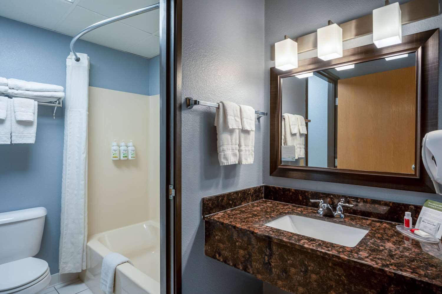 AmericInn by Wyndham Eau Claire 24/28