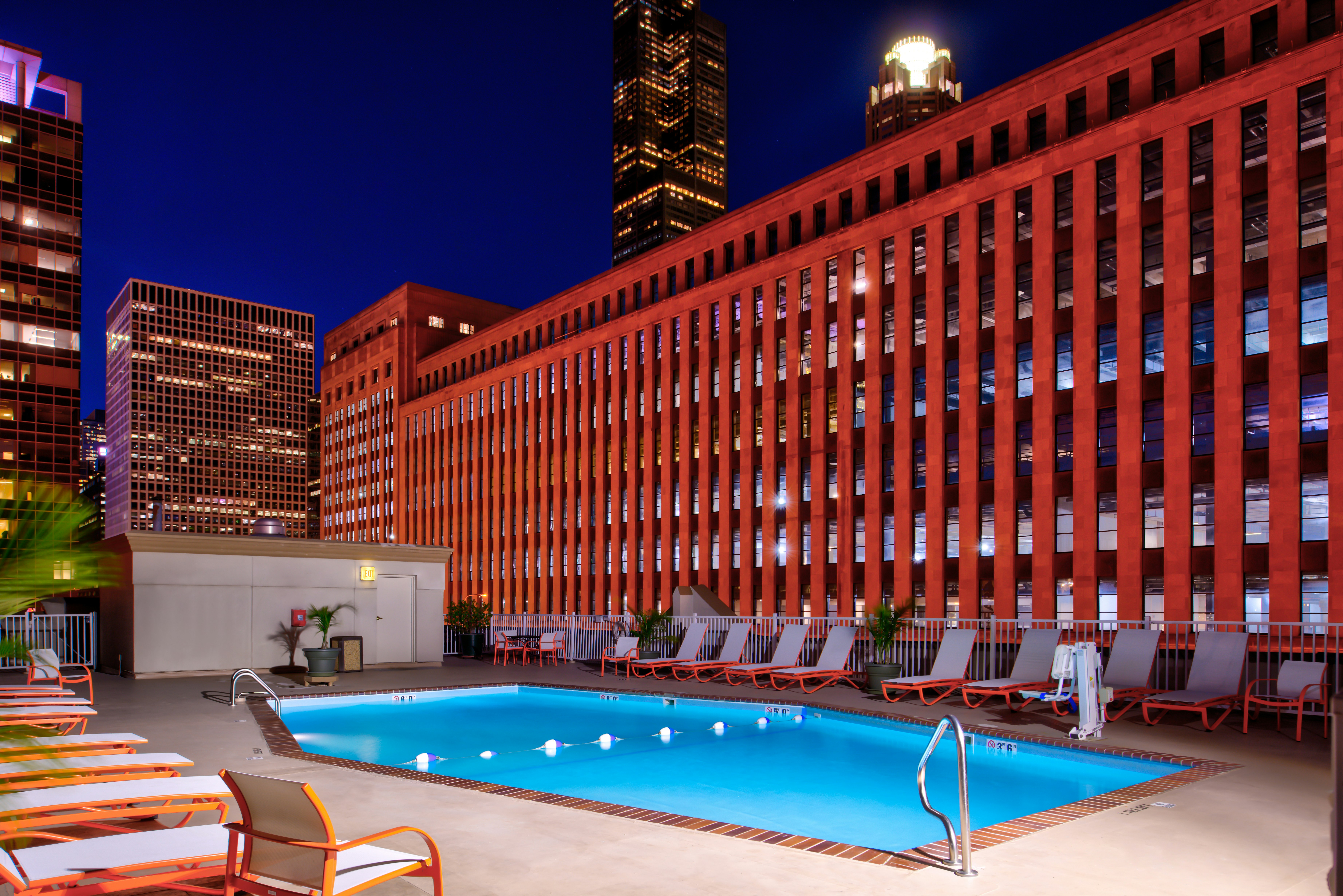 Holiday Inn & Suites Chicago-Downtown, an IHG Hotel 38/41