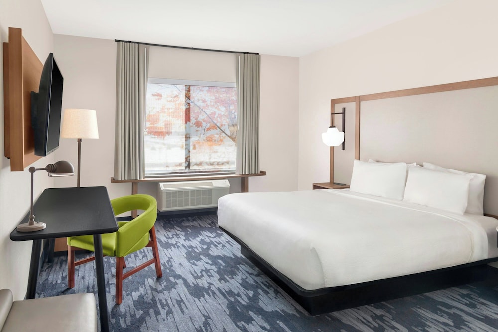 Fairfield Inn & Suites by Marriott Detroit Taylor 7/36