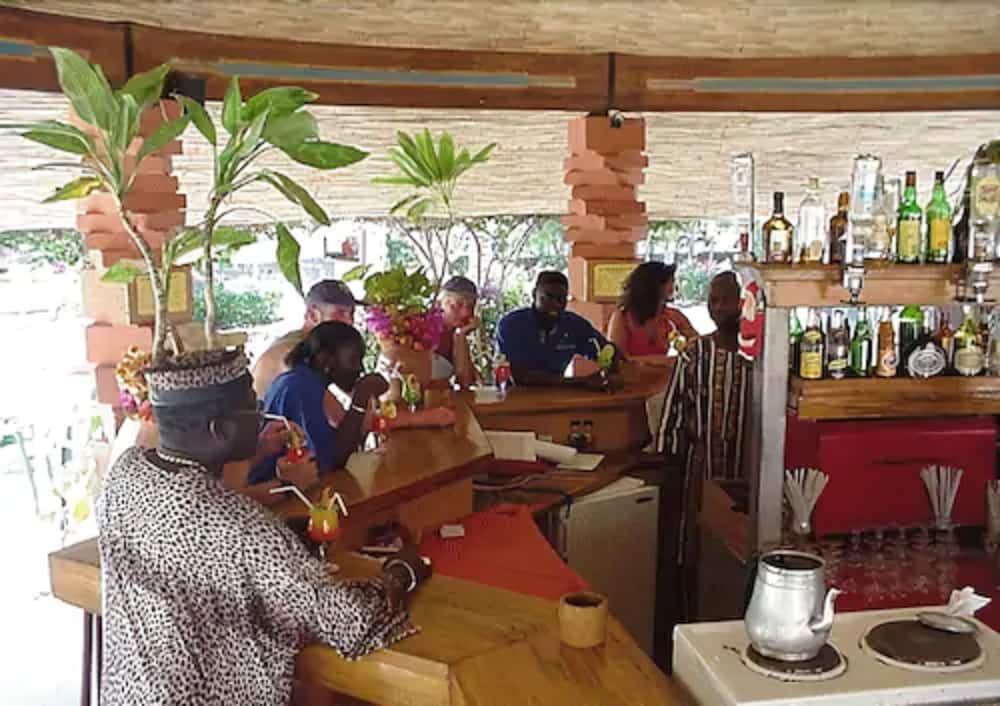 Bougainvillees Hotel 20/36