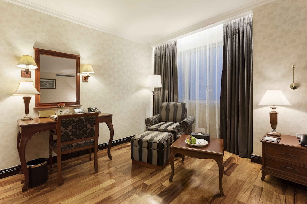 Rex Hotel Saigon 50/50