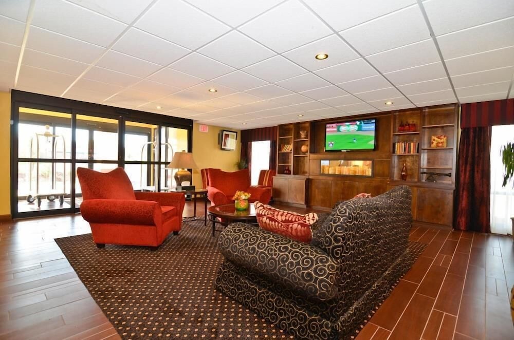 Best Western Plus Parkway Hotel 18/26