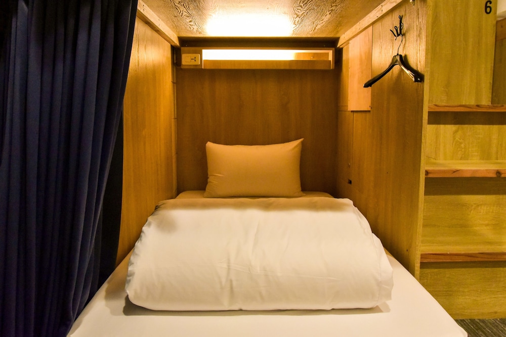 Ph Hostel 50/72