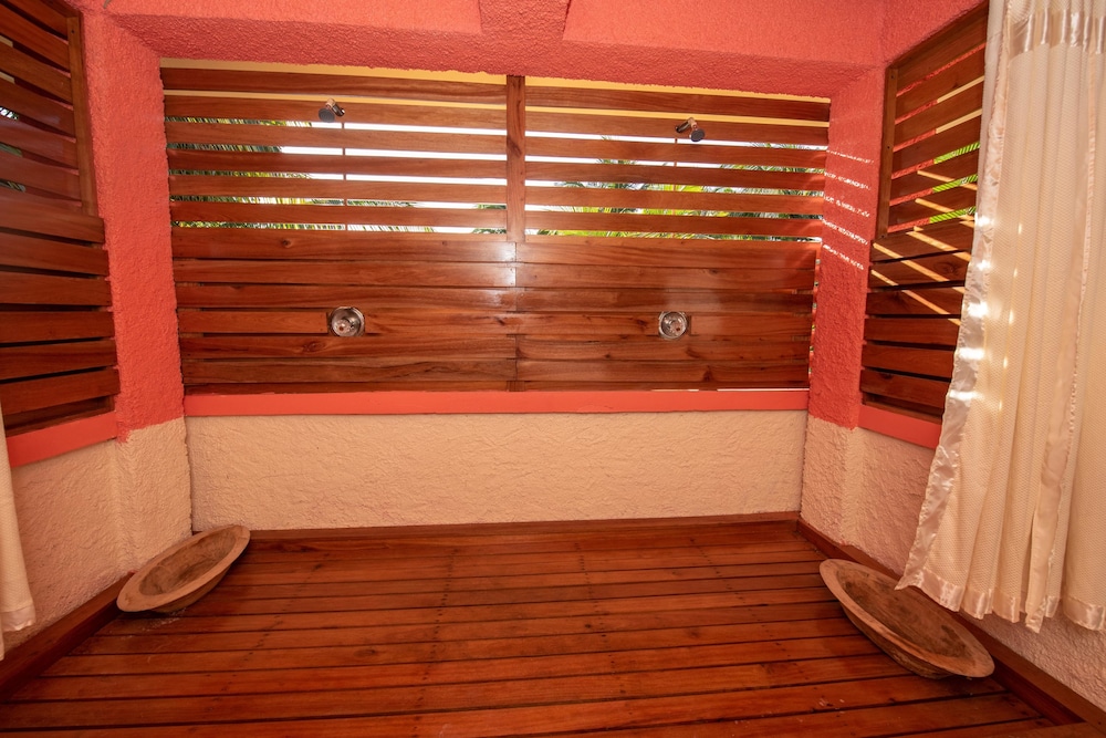 Bella Vista Guesthouse Cabins 39/84