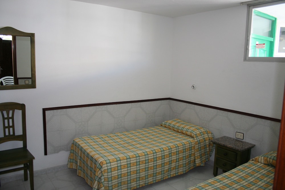 1 BEDROOM, APARTMENT, TERRACE