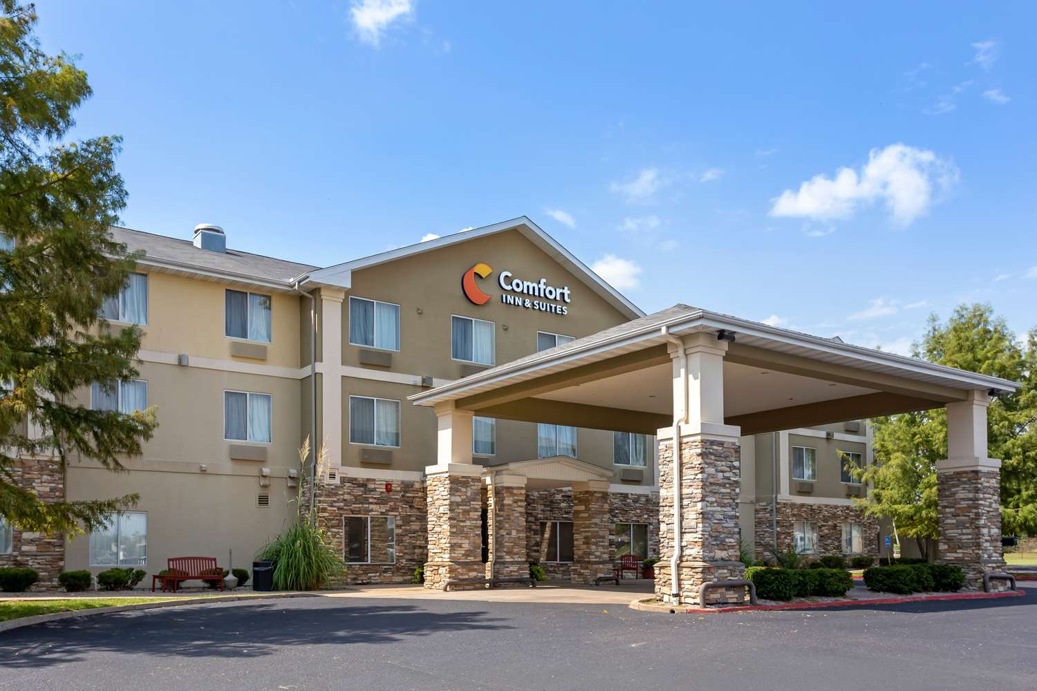 Comfort Inn & Suites Pittsburg, KS 15/16