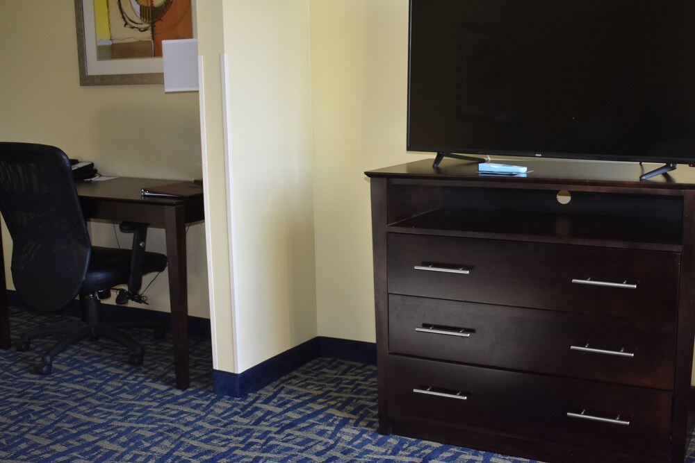 Best Western Plus Brunswick Inn & Suites 41/45