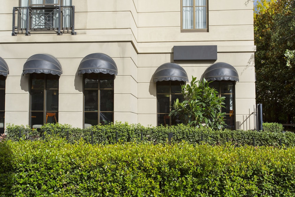 Mantra On Jolimont 10/64