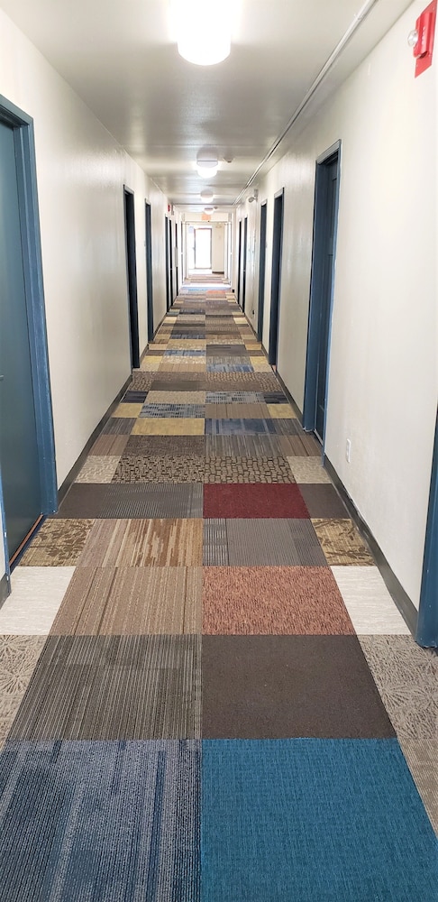 Americas Best Value Inn East Peoria 4/34