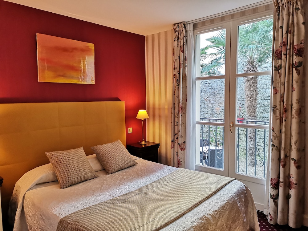 ALFRED HOTELS Port-Vieux 17/50