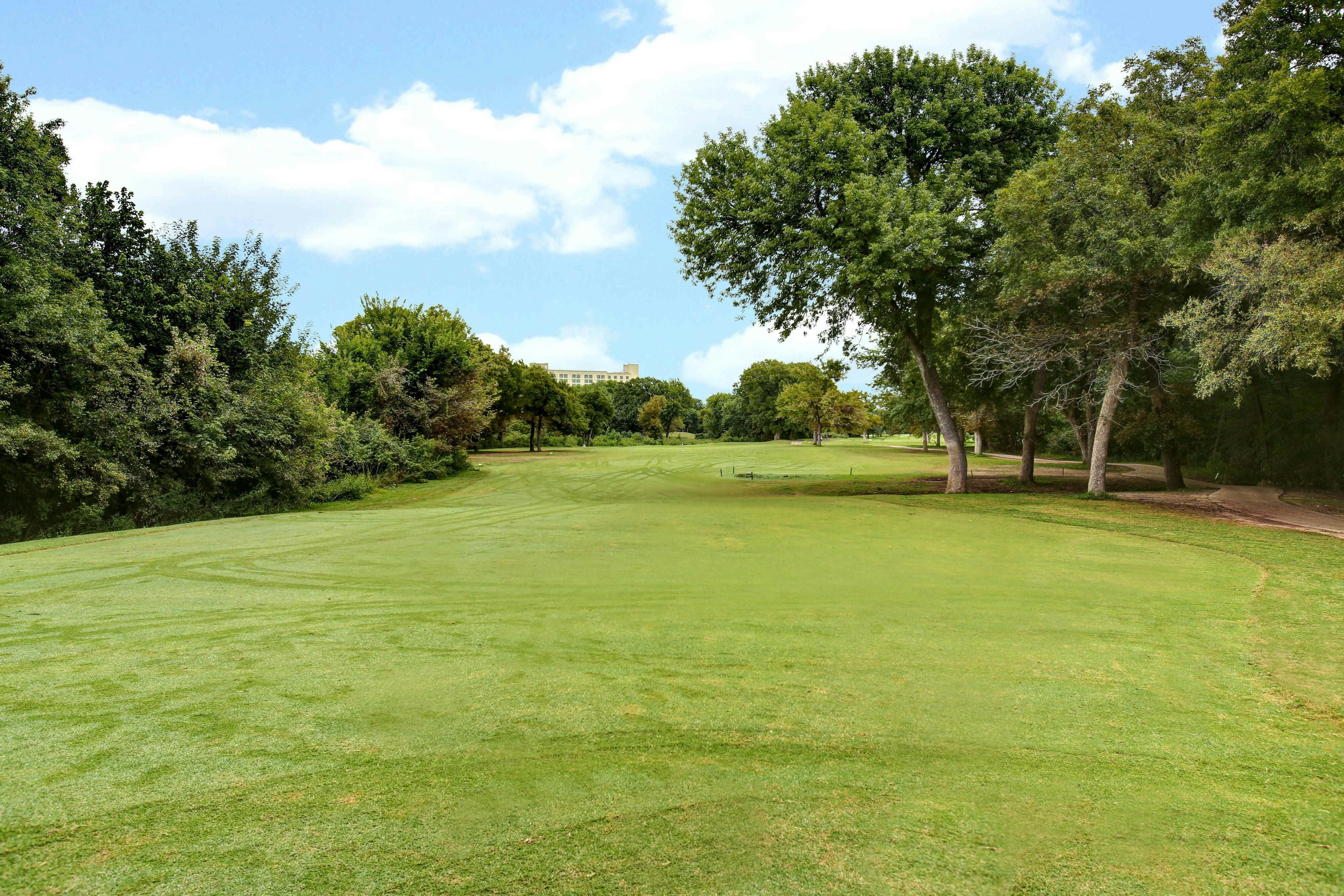 Dallas/Fort Worth Marriott Hotel & Golf Club at Champions Circle 32/33