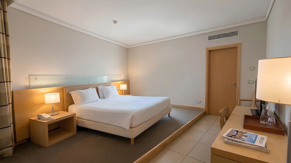 Garden Suite, King Bed, Sofa, Kitchenette