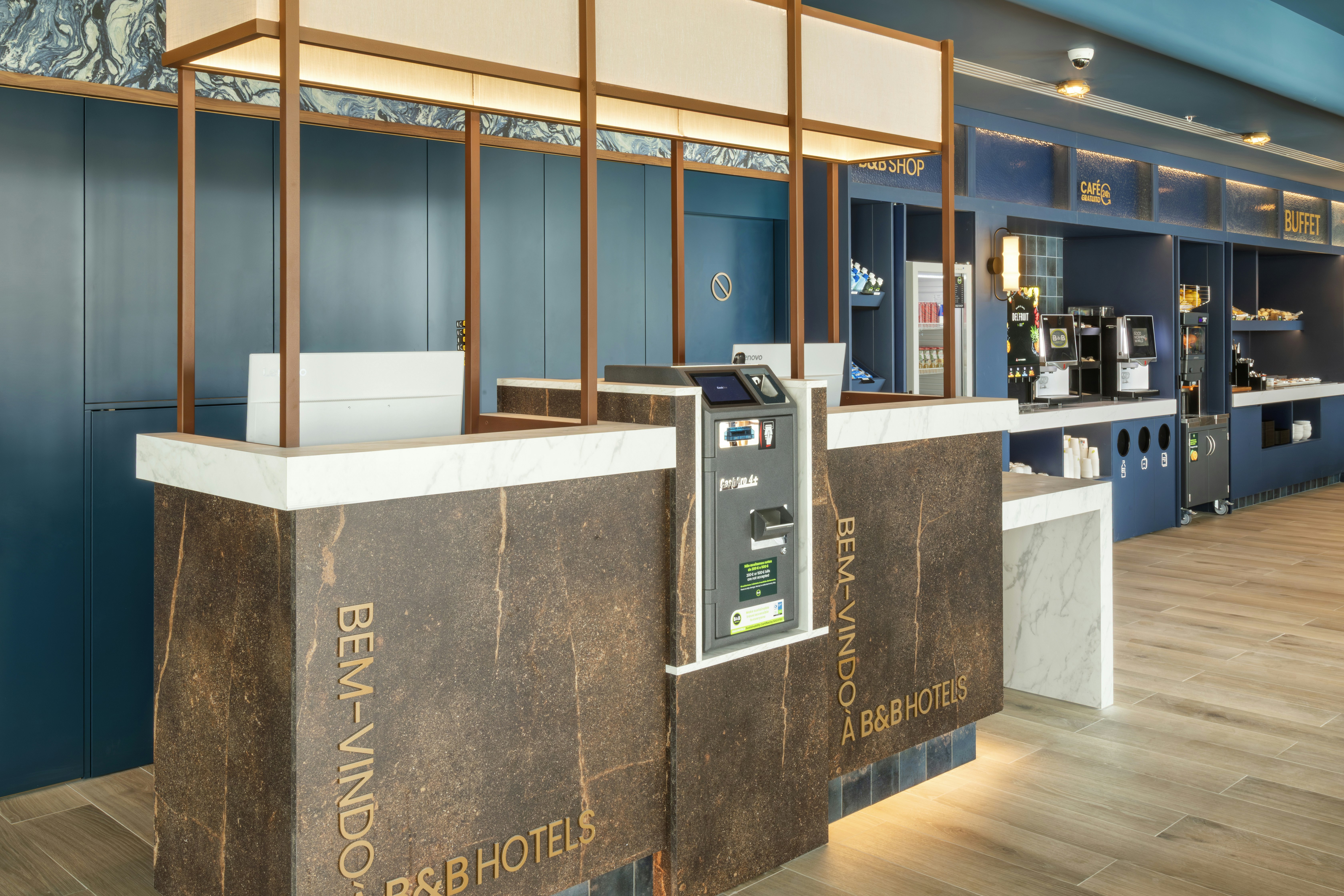 Lobby at B&B HOTEL Setubal Bonfim, SETUBAL