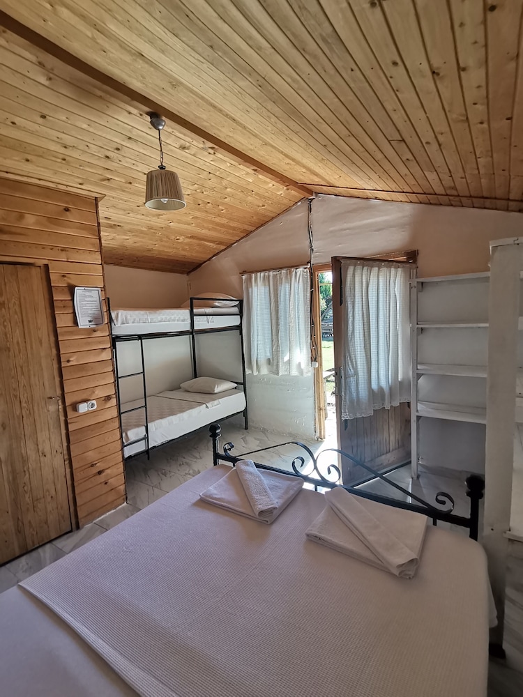 Pitos Bungalows 12/50
