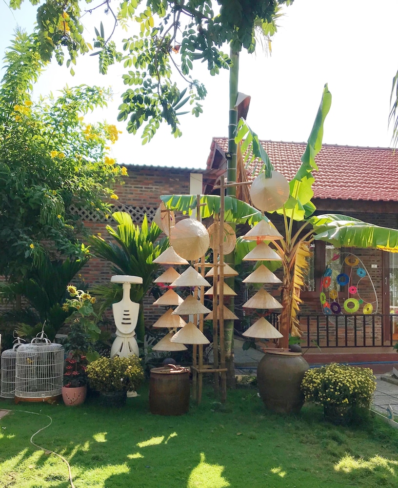 May Bungalow 8/42