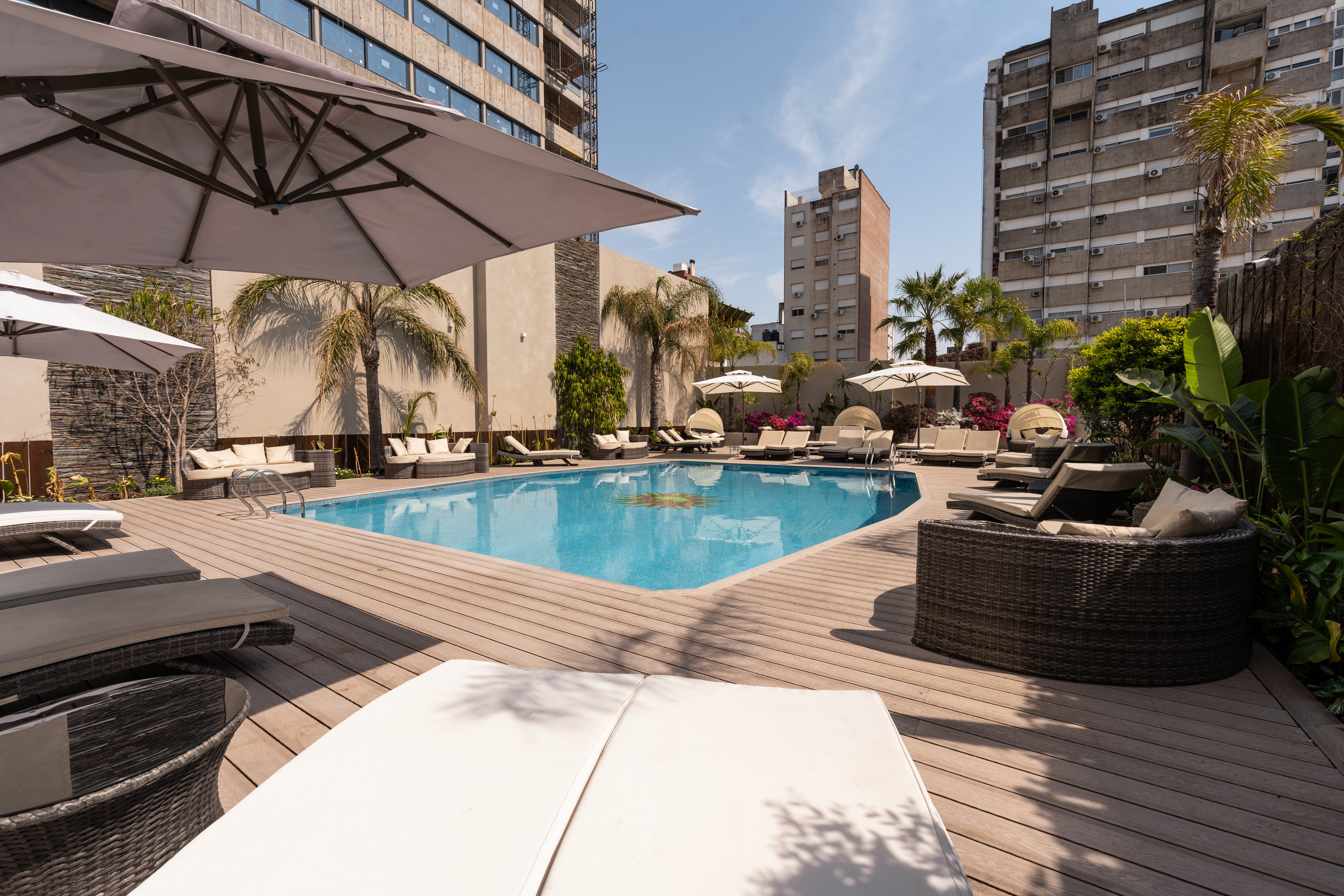Holiday Inn Rosario 71/80