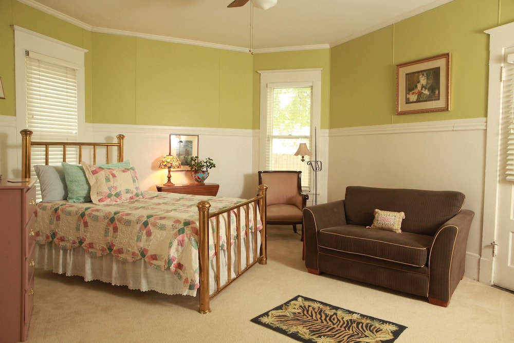 The Dailey Renewal Retreat Bed Breakfast 43/47