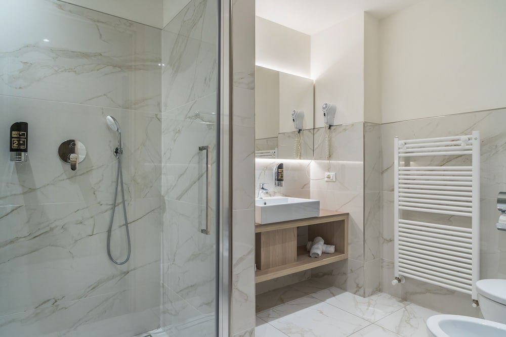 Boutique Hotel Brenzone 75/78
