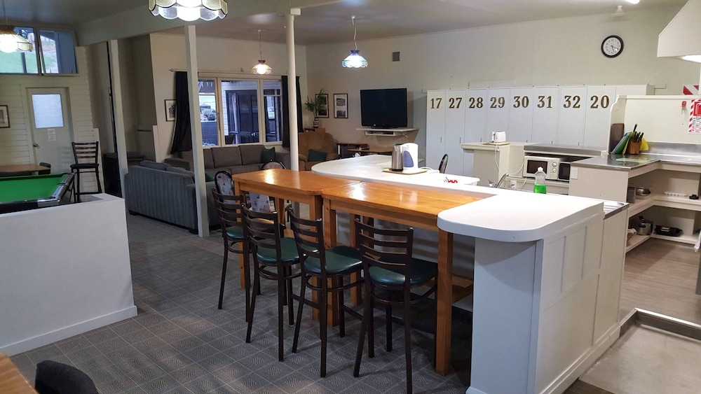 restaurant cafeteria