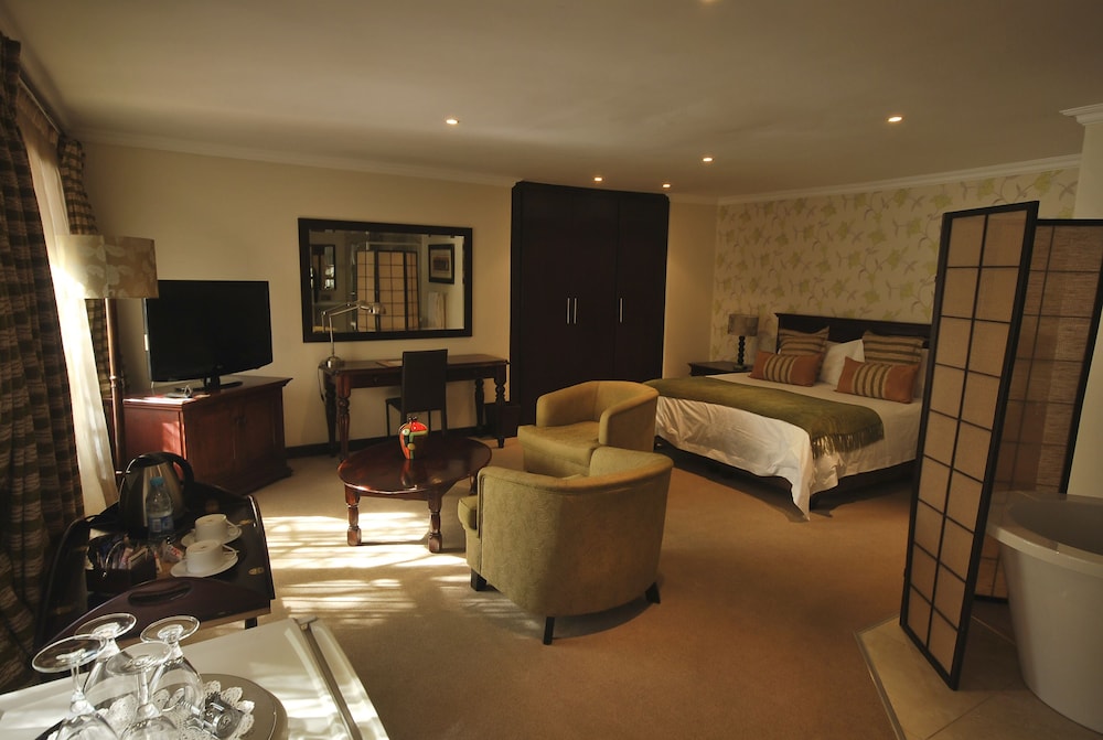 Lourie Lodge 23/50