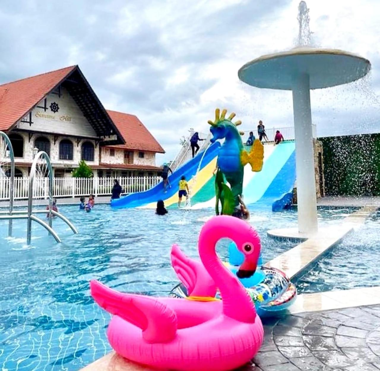 Savanna Hill Resort 9/17