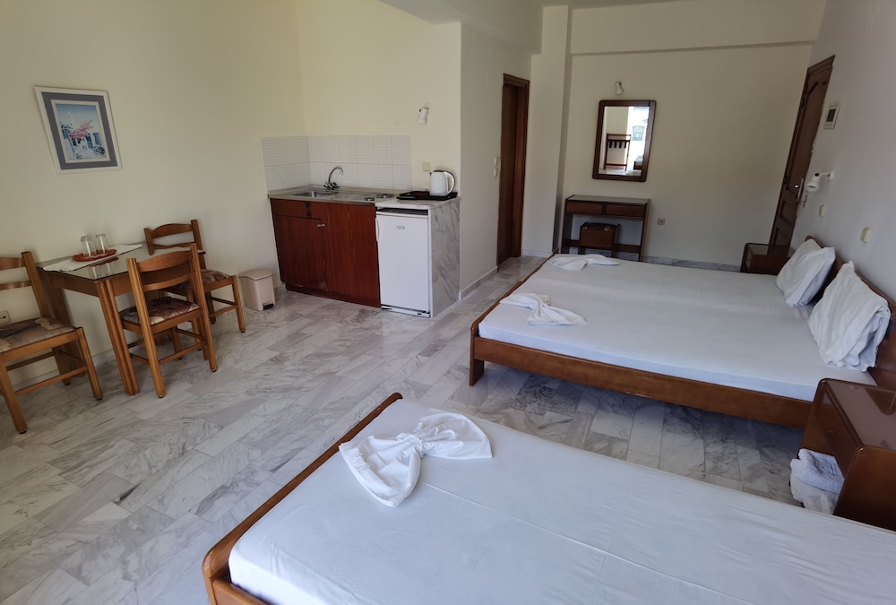 Vlycha Beach Studios & Apartments 29/71