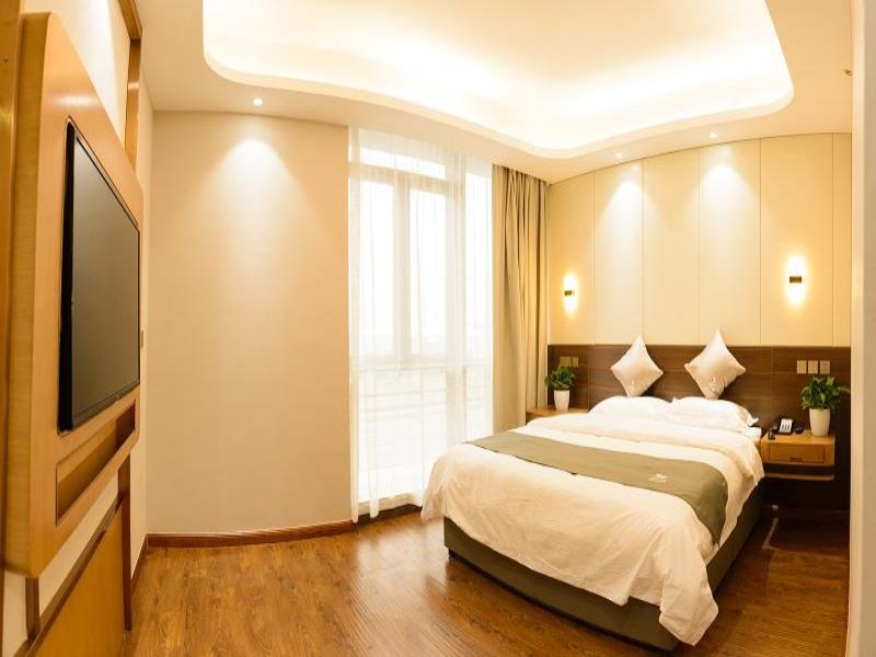 GreenTree Eastern Rizhao High Speed Railway Station Hotel 13/18