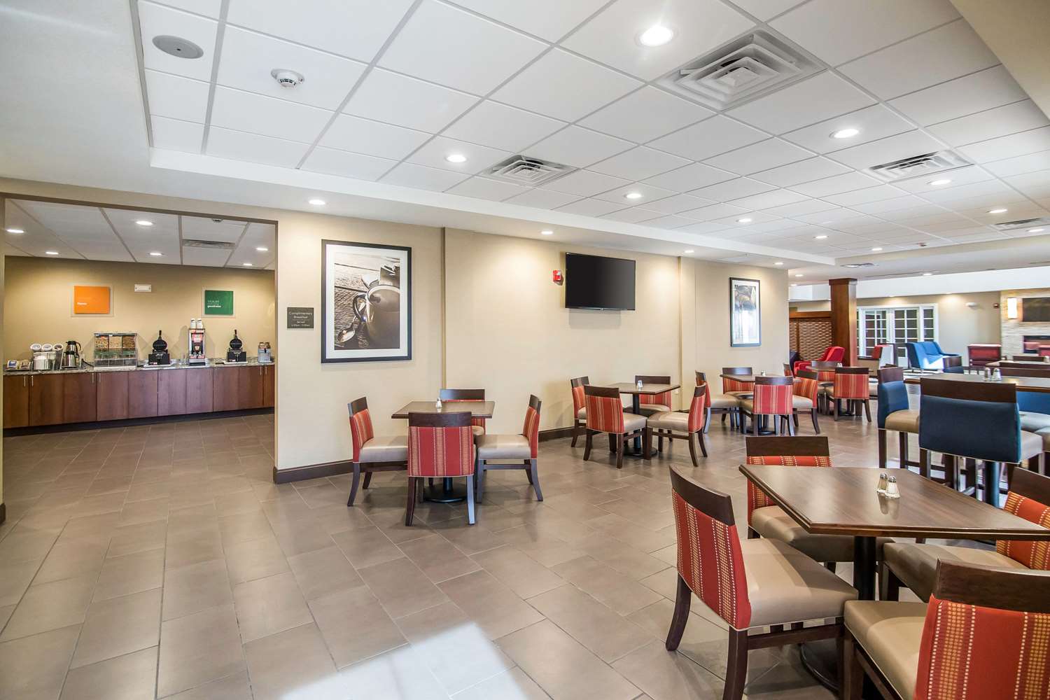 Comfort Suites Dodge City, KS 31/39