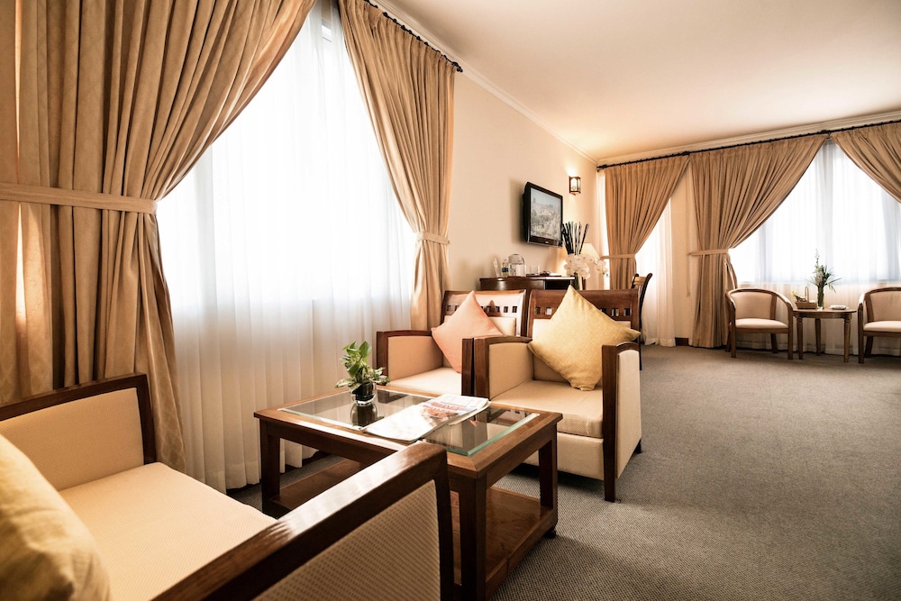 Palace Hotel 35/50