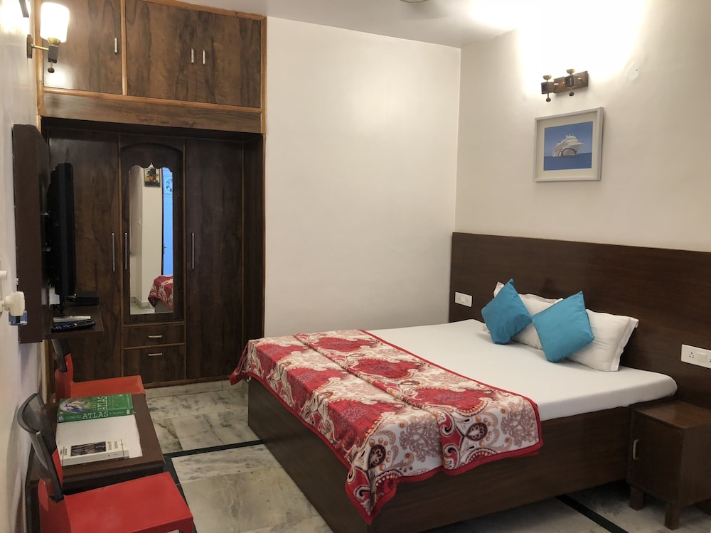 COMFORT, DOUBLE BED, SMOKING, ACCESSIBLE
