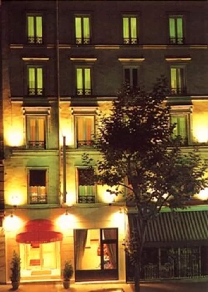 Ibis Styles Paris Batignolles in PARIS