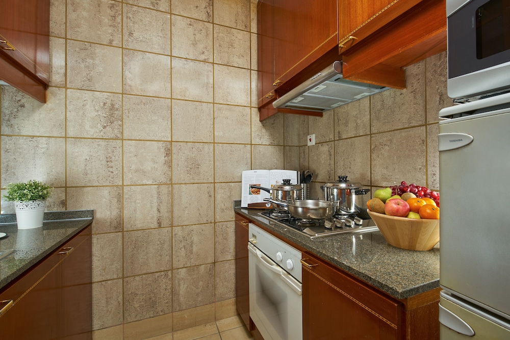 Orchard Parksuites 30/75