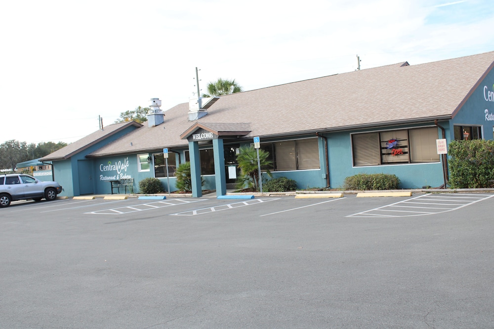 The Central Motel 7/55