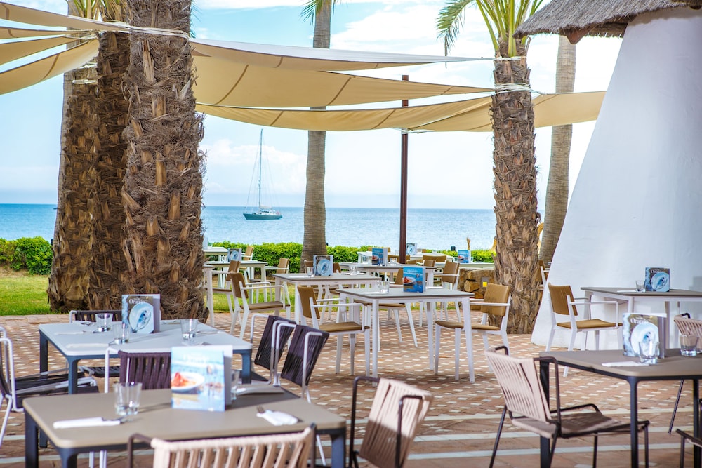The Oasis by Don Carlos Resort 37/41