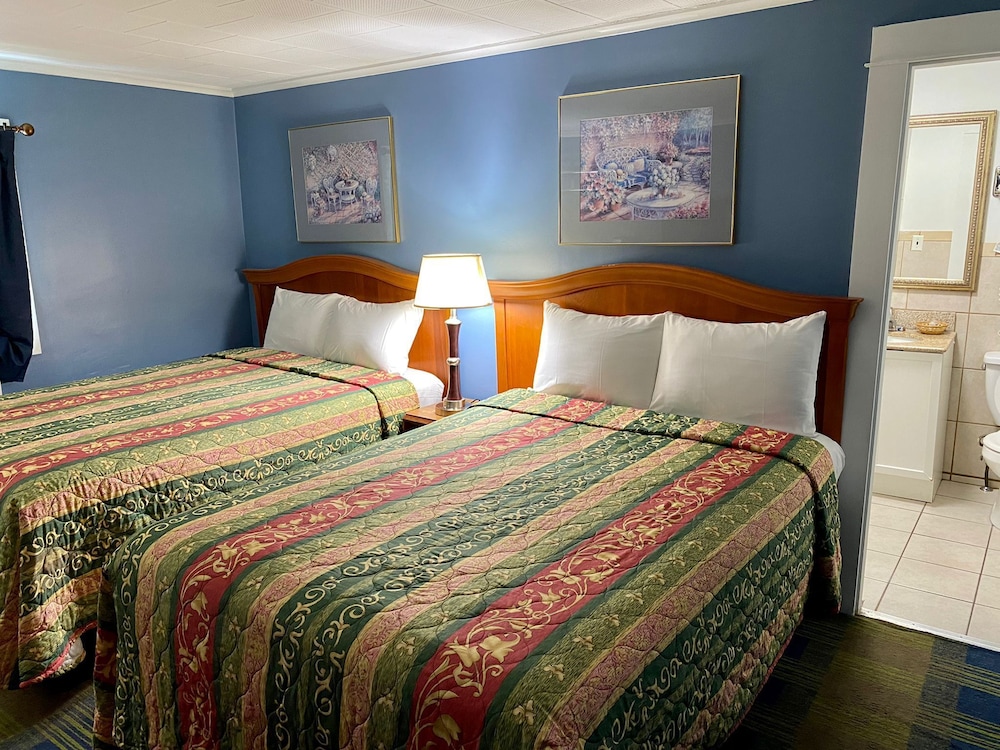 Royal Inn Claremont 7/24