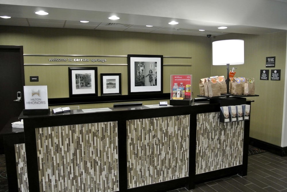 Hampton Inn Carrizo Springs 7/47