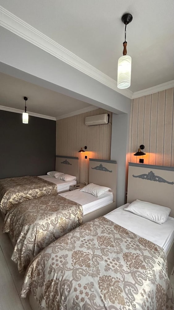 Blue Dolphin Hotel 13/39