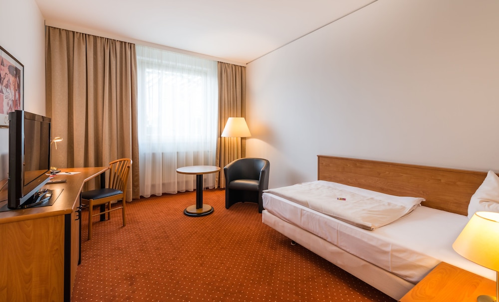Novina Hotel Sudwestpark Nurnberg 17/68