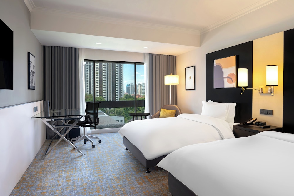 DELUXE, TWIN BEDS, HIGH FLOOR