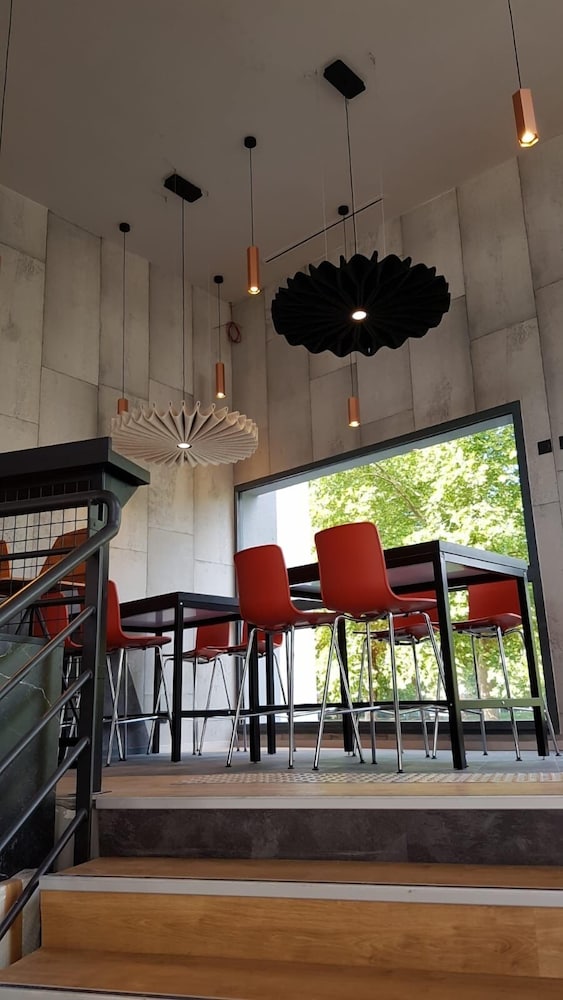 Ibis Annecy Cran Gevrier Hotel 33/68